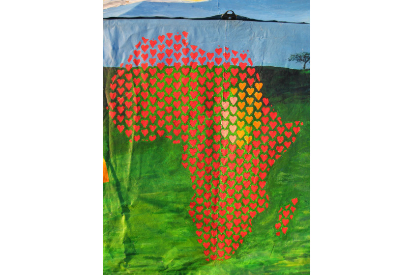 peinture du continent africains formé en coeurs